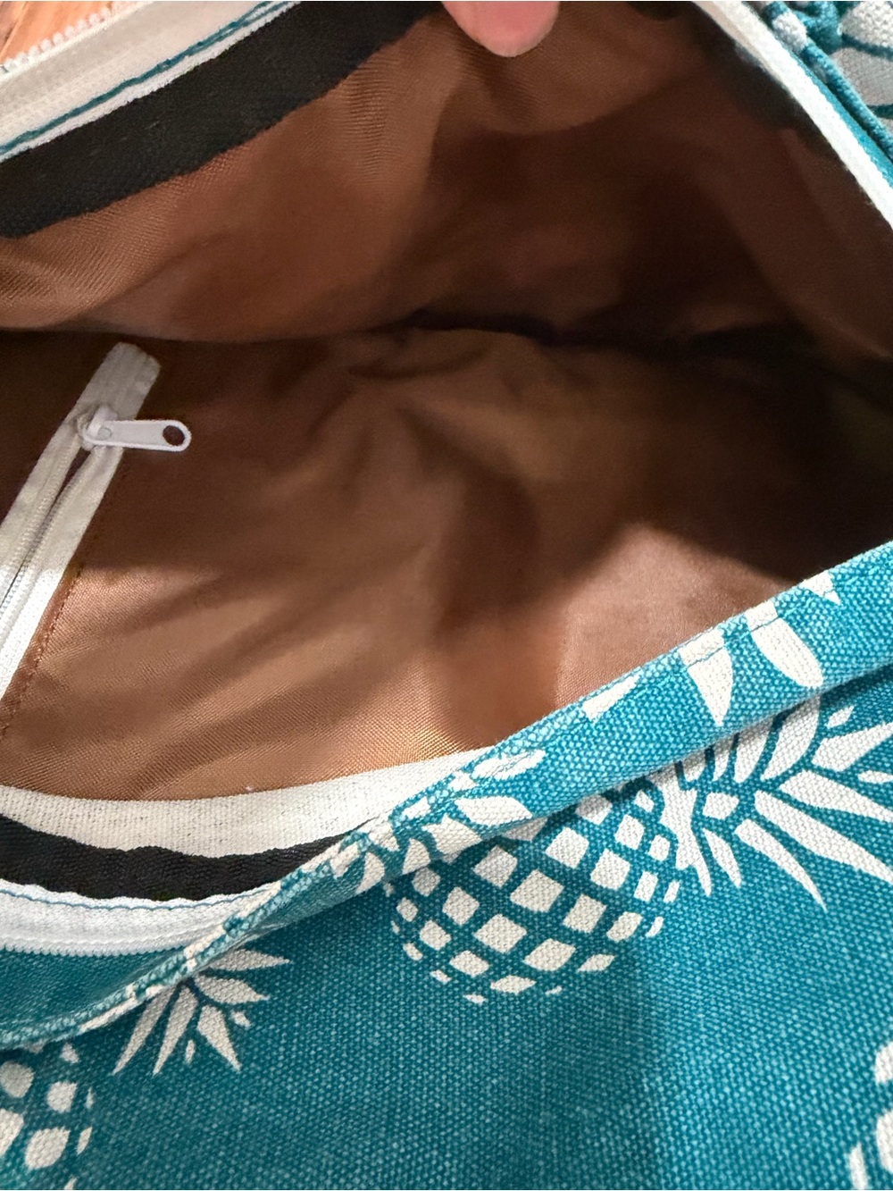 Kavu Teal Pineapple Pattern Sling Bag with White Accents - Picture 3 of 4